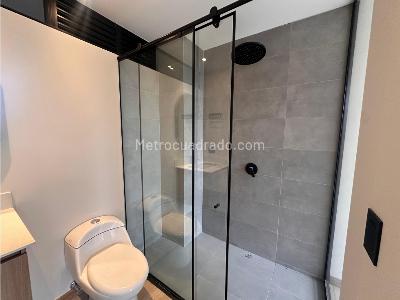 Apartaestudio en venta en El Poblado, Medellín, 43 m² · foto 8 de 18