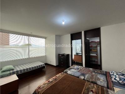 Apartaestudio en venta en El Poblado, Medellín, 67 m² · foto 4 de 15