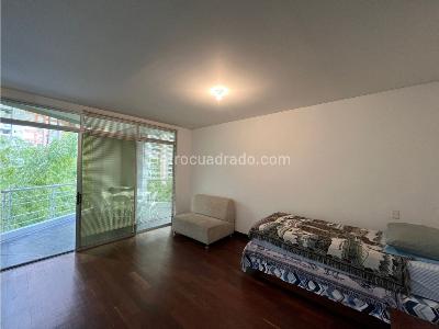 Apartaestudio en venta en El Poblado, Medellín, 67 m² · foto 6 de 15