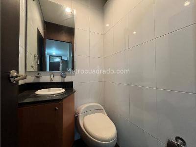 Apartaestudio en venta en El Poblado, Medellín, 67 m² · foto 10 de 15