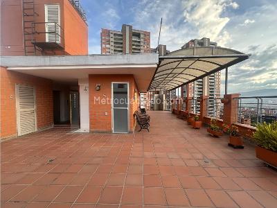 Apartaestudio en venta en El Poblado, Medellín, 67 m² · foto 14 de 15
