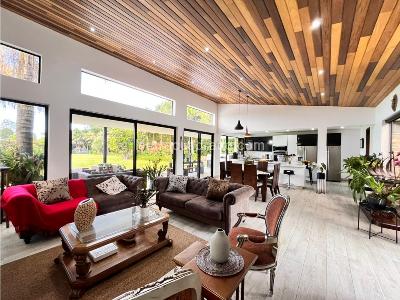 Casa de 4 alcobas en venta en Cabeceras, Rionegro, 352 m² · foto 2 de 20