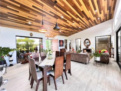 Casa de 4 alcobas en venta en Cabeceras, Rionegro, 352 m² · foto 3 de 20