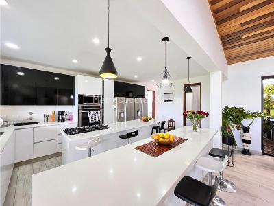 Casa de 4 alcobas en venta en Cabeceras, Rionegro, 352 m² · foto 4 de 20