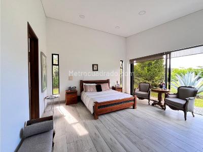 Casa de 4 alcobas en venta en Cabeceras, Rionegro, 352 m² · foto 9 de 20