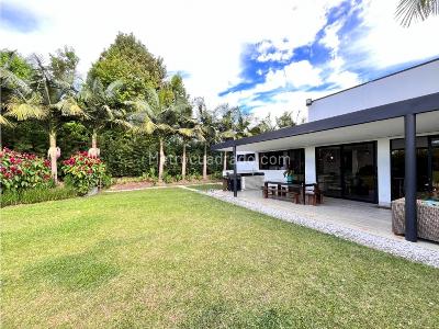 Casa de 4 alcobas en venta en Cabeceras, Rionegro, 352 m² · foto 17 de 20