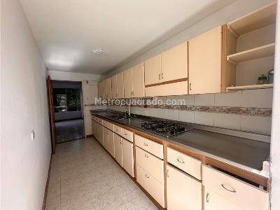 Apartamento de 3 alcobas en venta en Los Parras, Medellín, 109 m² · foto 4 de 14