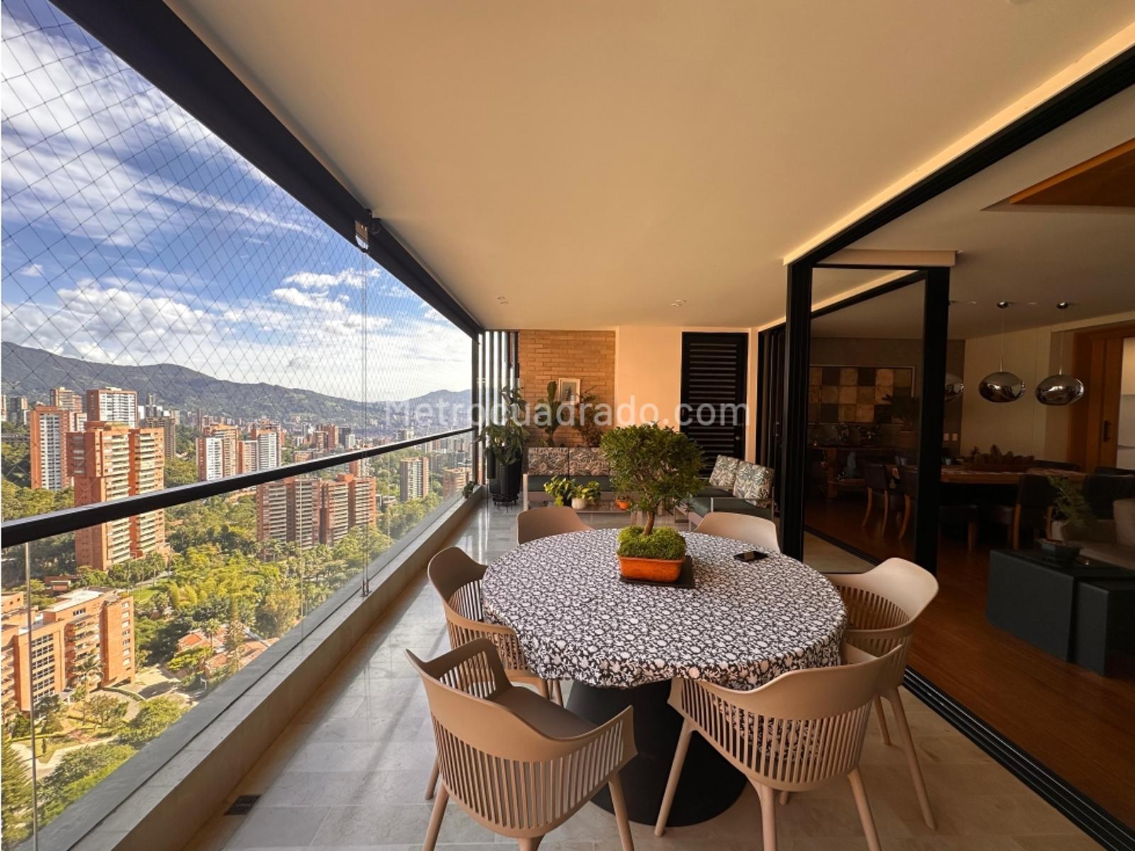 Apartamento de 3 habitaciones en venta en El Tesoro, Medellín — imagen 1 de 20