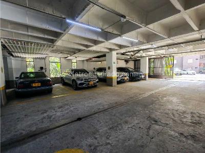 Apartamento de 4 alcobas en venta en Los Parras, Medellín, 320 m² · foto 17 de 18