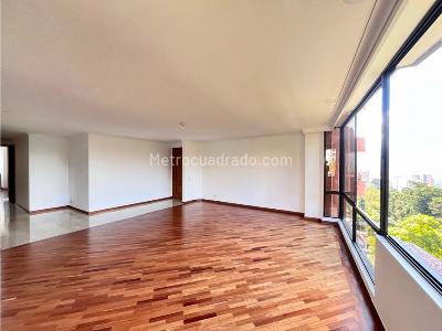 Apartamento de 3 alcobas en venta en El Poblado, Medellín, 183 m² · foto 4 de 20
