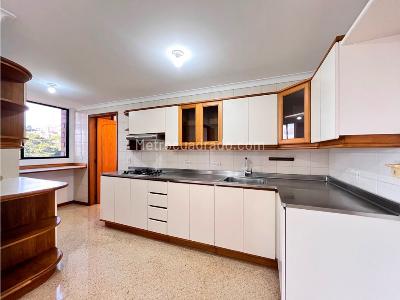 Apartamento de 3 alcobas en venta en El Poblado, Medellín, 183 m² · foto 5 de 20