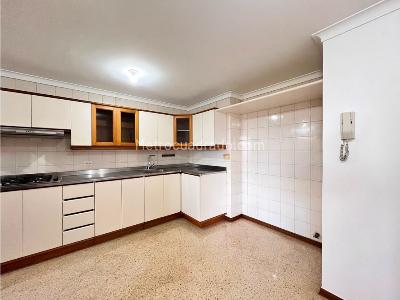 Apartamento de 3 alcobas en venta en El Poblado, Medellín, 183 m² · foto 6 de 20