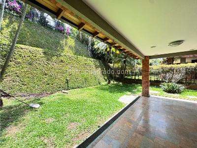 Casa de 3 alcobas en venta en Cola Del Zorro, Medellín, 240 m² · foto 3 de 20