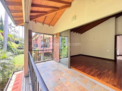 Casa de 3 alcobas en venta en Cola Del Zorro, Medellín, 240 m² · foto 4 de 20