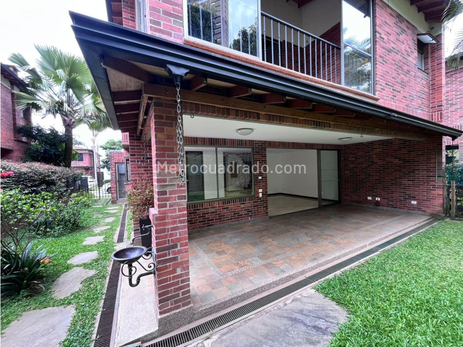 Casa de 3 habitaciones en venta en El Poblado, Medellín — imagen 1 de 20