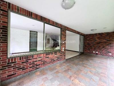 Casa de 5 alcobas en venta en El Poblado, Medellín, 240 m² · foto 4 de 20