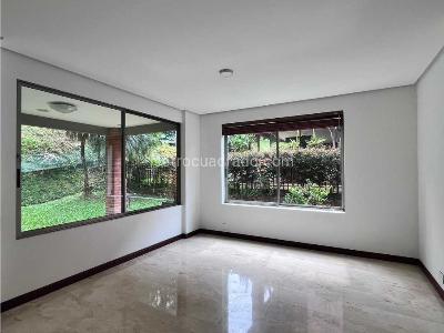 Casa de 5 alcobas en venta en El Poblado, Medellín, 240 m² · foto 7 de 20