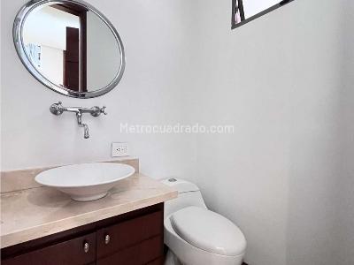 Casa de 5 alcobas en venta en El Poblado, Medellín, 240 m² · foto 8 de 20