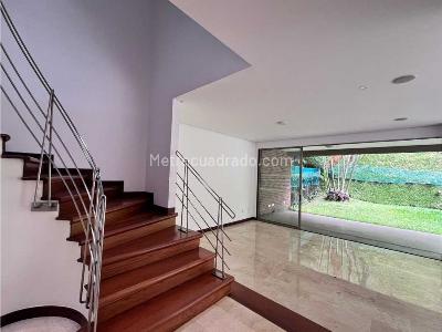 Casa de 5 alcobas en venta en El Poblado, Medellín, 240 m² · foto 9 de 20