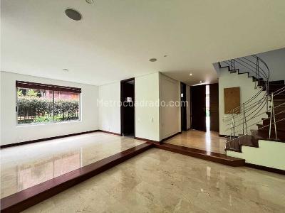 Casa de 5 alcobas en venta en El Poblado, Medellín, 240 m² · foto 11 de 20