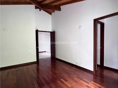 Casa de 5 alcobas en venta en El Poblado, Medellín, 240 m² · foto 12 de 20
