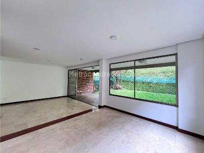 Casa de 5 alcobas en venta en El Poblado, Medellín, 240 m² · foto 13 de 20