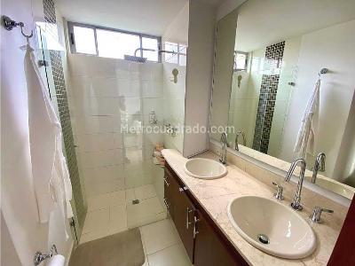 Apartamento de 3 alcobas en venta en Loma Del Chocho, Envigado, 135 m² · foto 11 de 17
