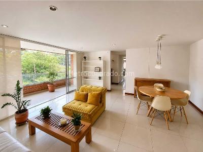 Apartamento de 3 alcobas en venta en Loma Del Chocho, Envigado, 135 m² · foto 3 de 17