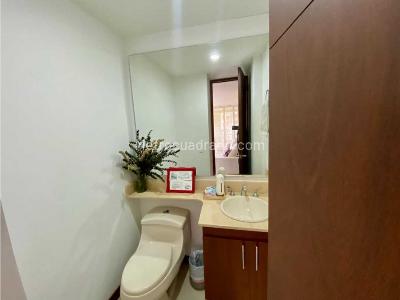 Apartamento de 3 alcobas en venta en Loma Del Chocho, Envigado, 135 m² · foto 8 de 17