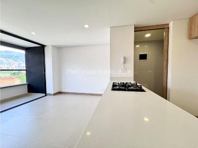 Apartamento de 3 alcobas en venta en Laureles, Medellín, 83 m² · foto 2 de 20