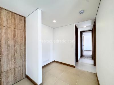 Apartamento de 3 alcobas en venta en Laureles, Medellín, 83 m² · foto 13 de 20