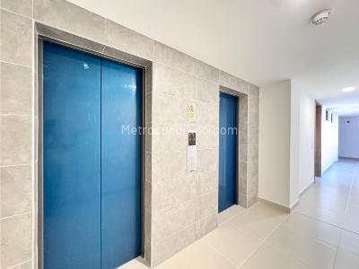 Apartamento de 3 alcobas en venta en Laureles, Medellín, 83 m² · foto 18 de 20