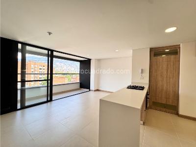 Apartamento de 3 alcobas en venta en Laureles, Medellín, 77 m² · foto 3 de 20
