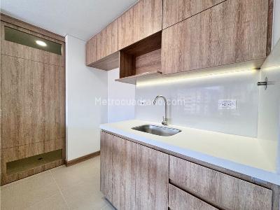 Apartamento de 3 alcobas en venta en Laureles, Medellín, 77 m² · foto 5 de 20