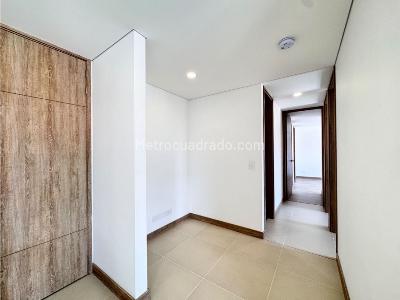 Apartamento de 3 alcobas en venta en Laureles, Medellín, 77 m² · foto 8 de 20