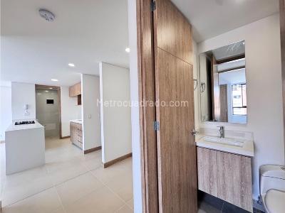 Apartamento de 3 alcobas en venta en Laureles, Medellín, 77 m² · foto 10 de 20