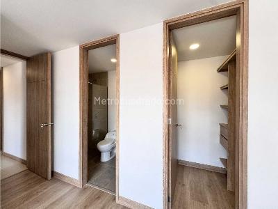Apartamento de 3 alcobas en venta en Laureles, Medellín, 83 m² · foto 11 de 20