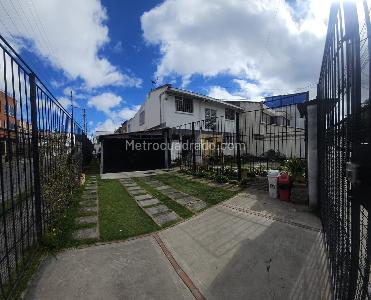 Casa de 5 alcobas en venta en La Fragua, Bogotá, 270 m² · foto 3 de 20