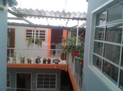 Casa de 5 alcobas en venta en Gustavo Restrepo, Bogotá, 322 m² · foto 3 de 13