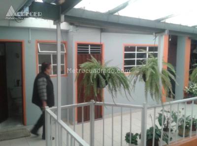 Casa de 5 alcobas en venta en Gustavo Restrepo, Bogotá, 322 m² · foto 5 de 13
