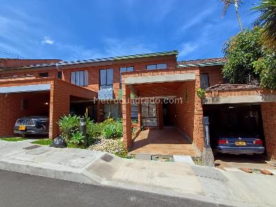 Casa de 3 alcobas en arriendo en Alejandria, Medellín, 190 m² · foto 2 de 20