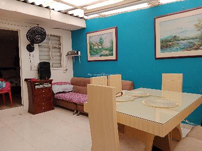 Casa de 5 alcobas en venta en Las Ferias, Bogotá, 180 m² · foto 2 de 15