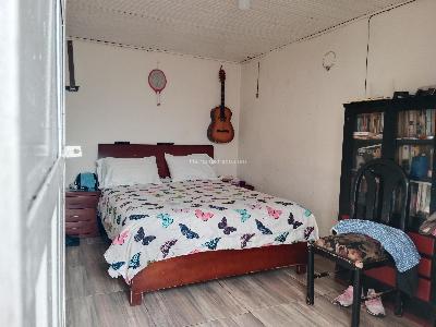 Casa de 5 alcobas en venta en Las Ferias, Bogotá, 180 m² · foto 3 de 15
