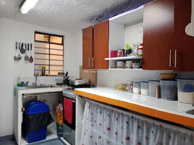 Casa de 5 alcobas en venta en Las Ferias, Bogotá, 180 m² · foto 11 de 15