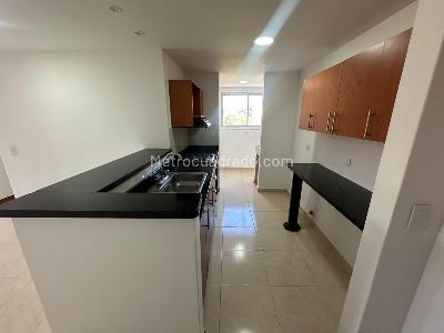 Apartamento de 3 alcobas en arriendo en Cumbres, Envigado, 92 m² · foto 2 de 17