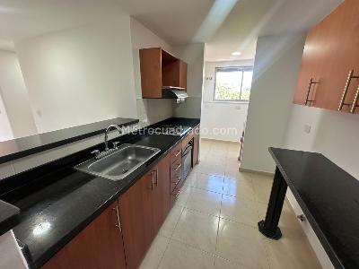 Apartamento de 3 alcobas en arriendo en Cumbres, Envigado, 92 m² · foto 3 de 17