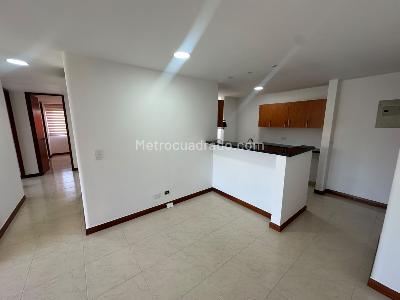 Apartamento de 3 alcobas en arriendo en Cumbres, Envigado, 92 m² · foto 4 de 17