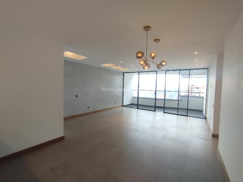 Apartamento Amplio de 3 Alcobas en Los González - 3