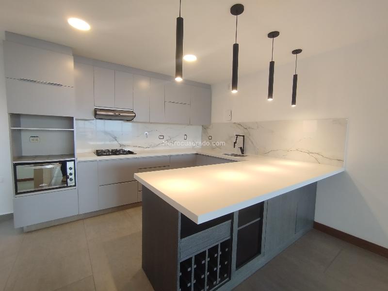 Apartamento Amplio de 3 Alcobas en Los González - 4