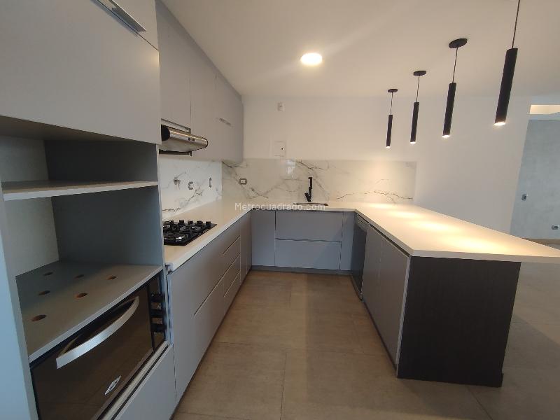 Apartamento Amplio de 3 Alcobas en Los González - 5